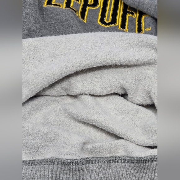 WIZARDING WORLD HARRY POTTER GREY LONG SLEEVE HUFFLEPUFF SWEATSHIRT UNISEX M - Picture 13 of 13